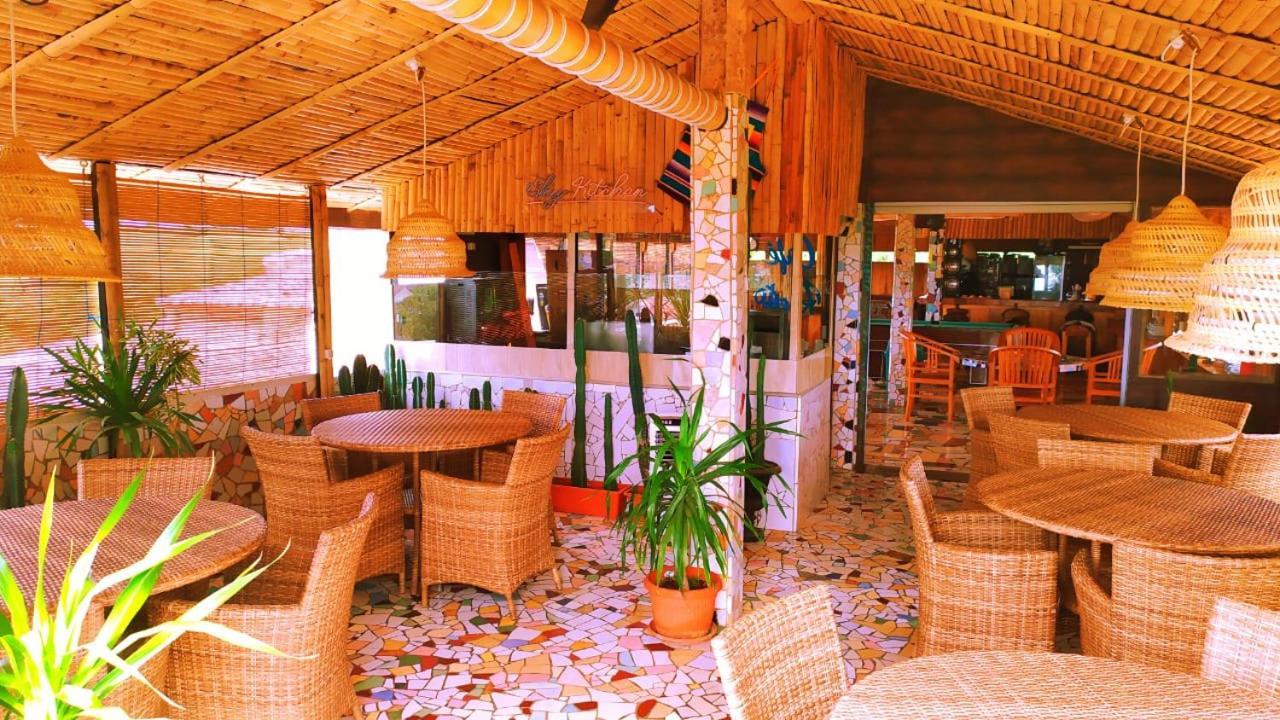 Hotel La Hasienda Kupang  Exterior foto