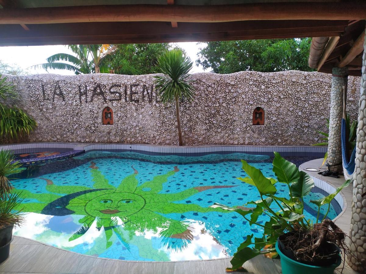 Hotel La Hasienda Kupang  Exterior foto