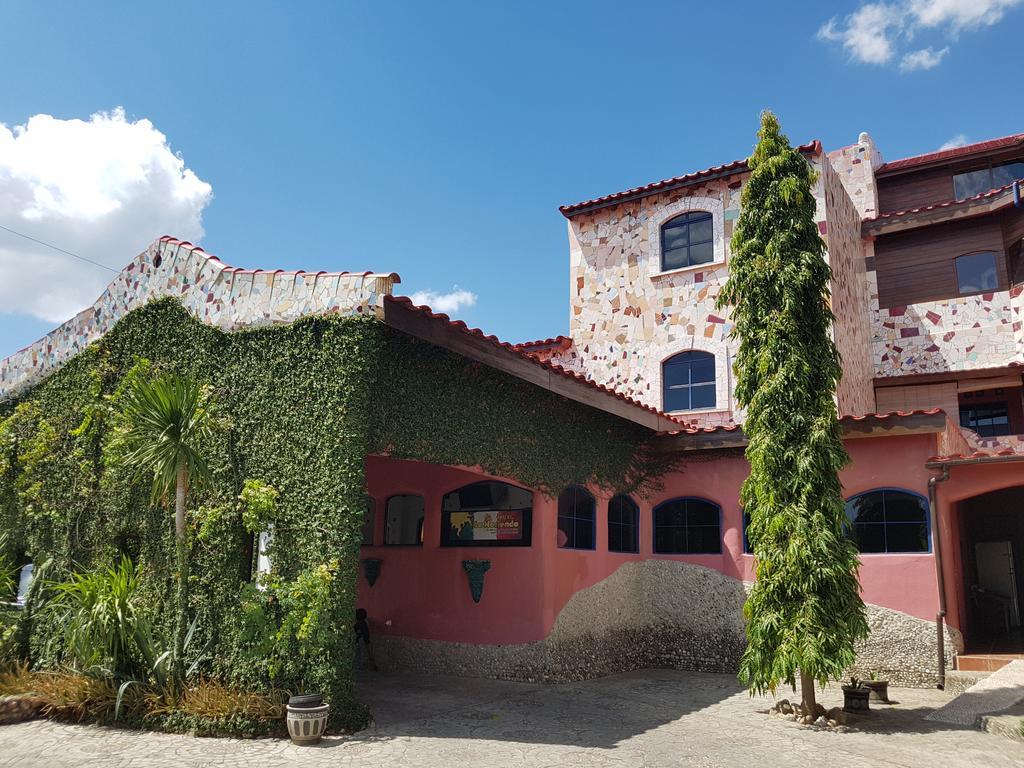 Hotel La Hasienda Kupang  Exterior foto
